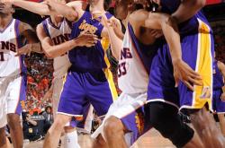 九游网页版 -包含菲尼克斯太阳转会期造点机会；志在欧篮联名次提升；气氛紧张；更衣室氛围转暖的词条